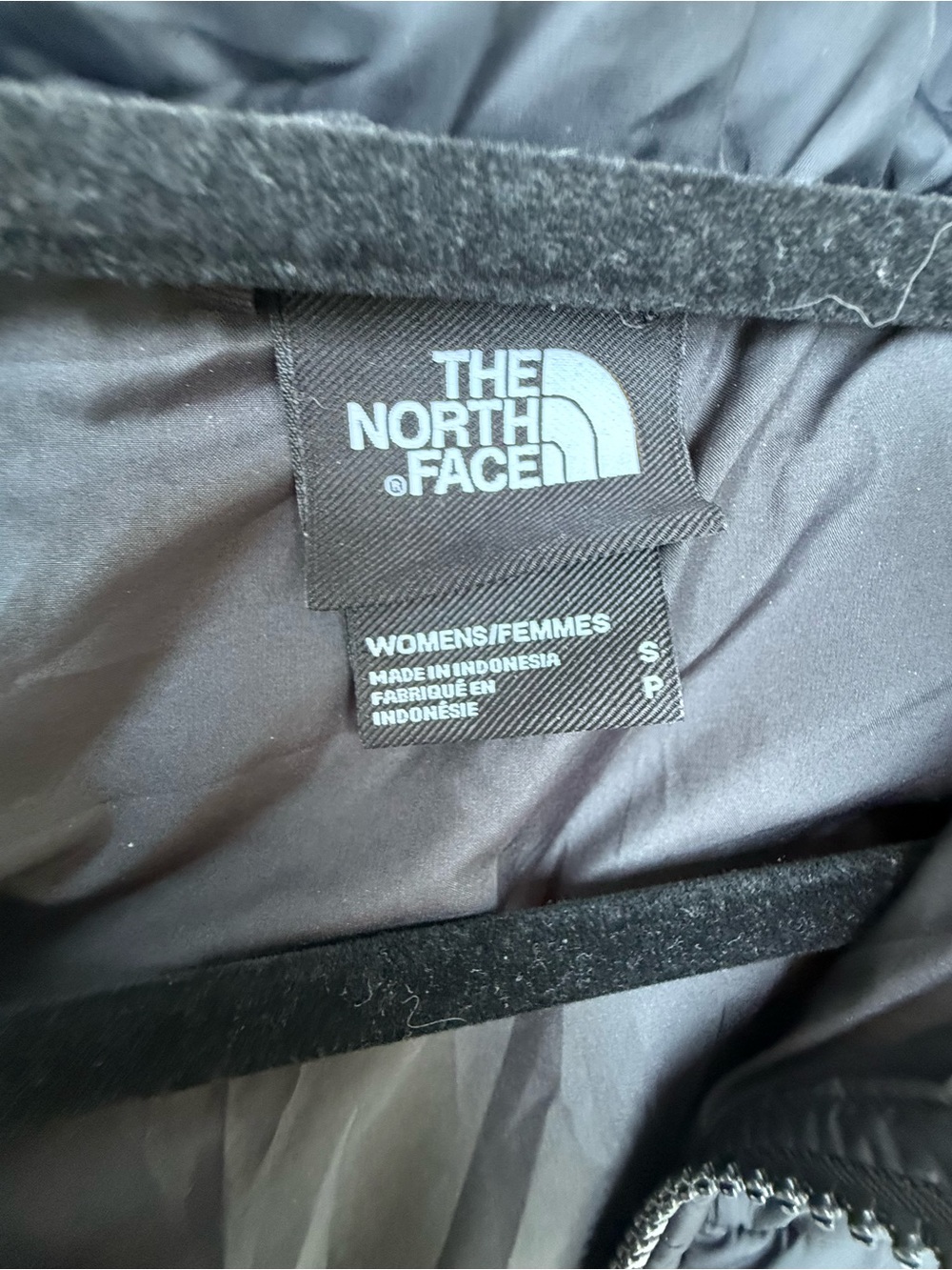 The North Face Women's Black Quilted Hybrid Lightweight Jacket - Picture 3 of 6